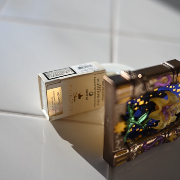 Rapunzel Bath & Body Works Tangled
Wallflower Night Light Brand New With Tags - Picture 10 of 15